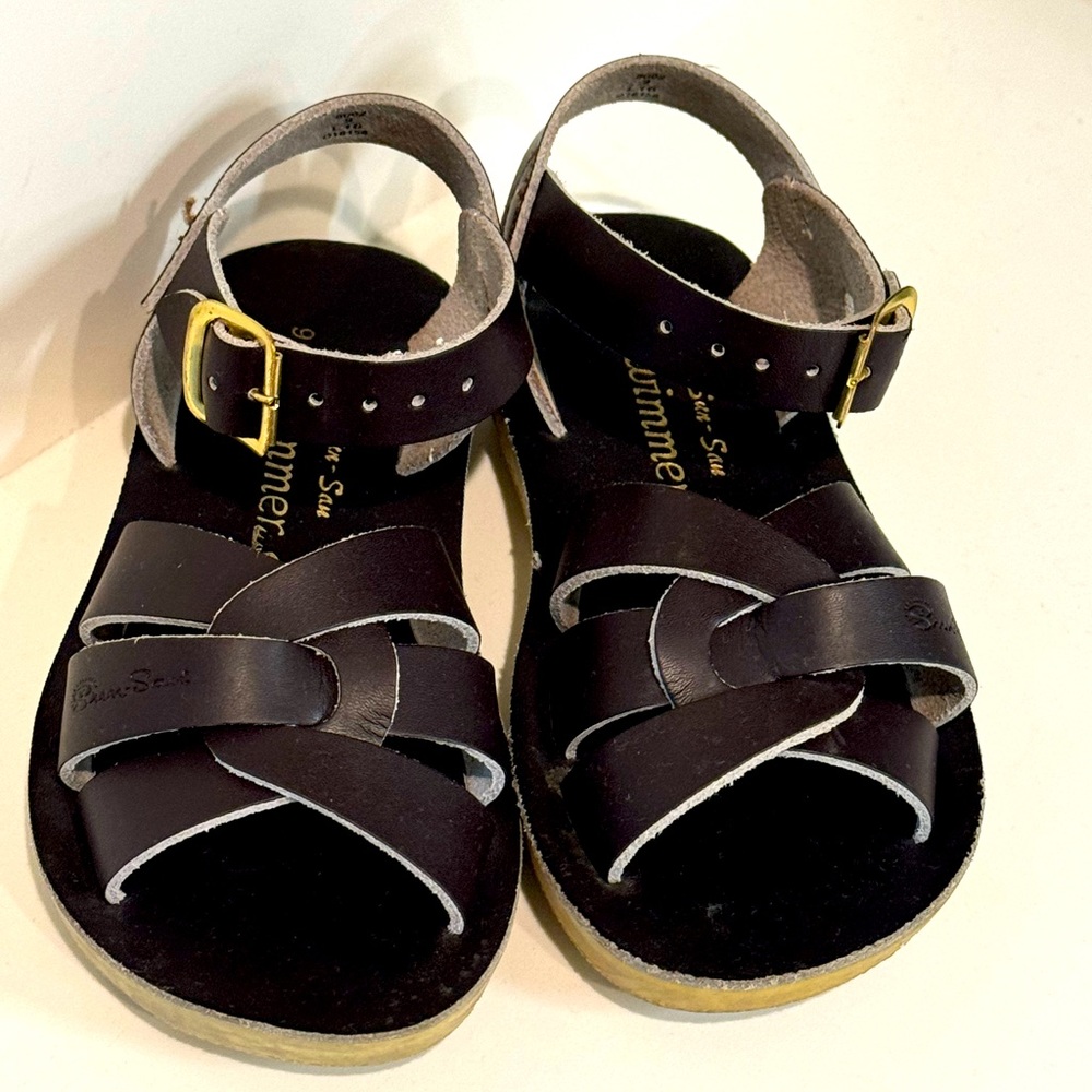 Salt water brand Sun San swimmer sandals size 9